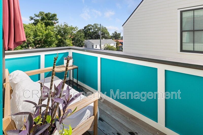 Luxury Three Level Downtown Charleston Home Near Hampton Park with Private Balconies property image