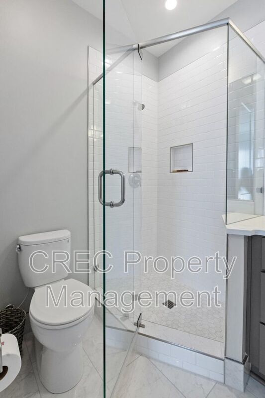 Luxury Three Level Downtown Charleston Home Near Hampton Park with Private Balconies property image