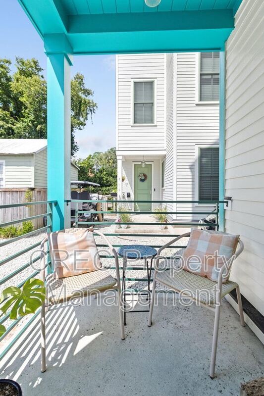 Luxury Three Level Downtown Charleston Home Near Hampton Park with Private Balconies property image