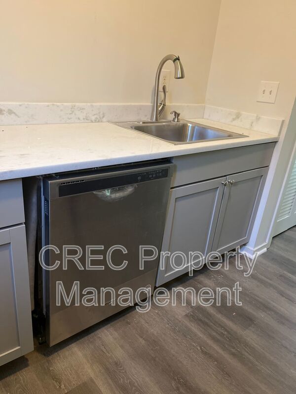 COMPLETELY RENOVATED Condo in West Ashley! property image