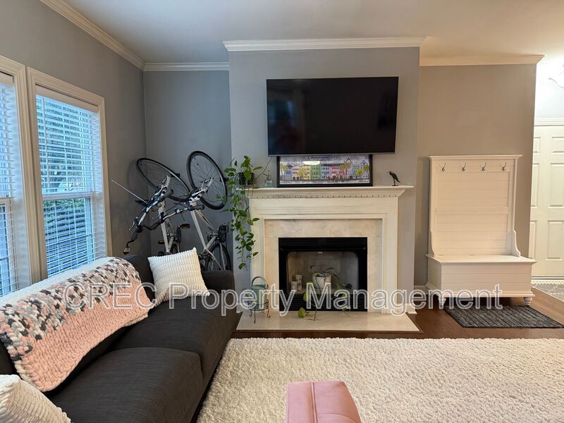 Move-In Ready & Fully Furnished Chic Condo in Grove Park at Grand Oaks property image