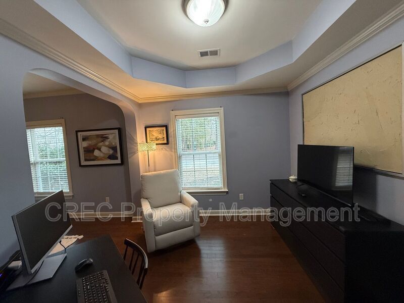 Move-In Ready & Fully Furnished Chic Condo in Grove Park at Grand Oaks property image