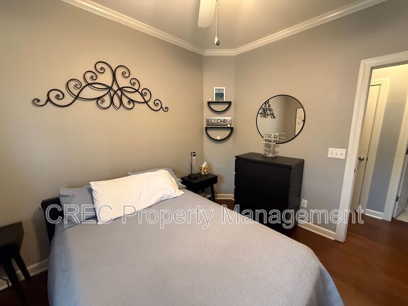 Move-In Ready & Fully Furnished Chic Condo in Grove Park at Grand Oaks property image