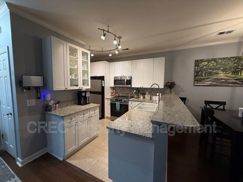 Move-In Ready & Fully Furnished Chic Condo in Grove Park at Grand Oaks property image
