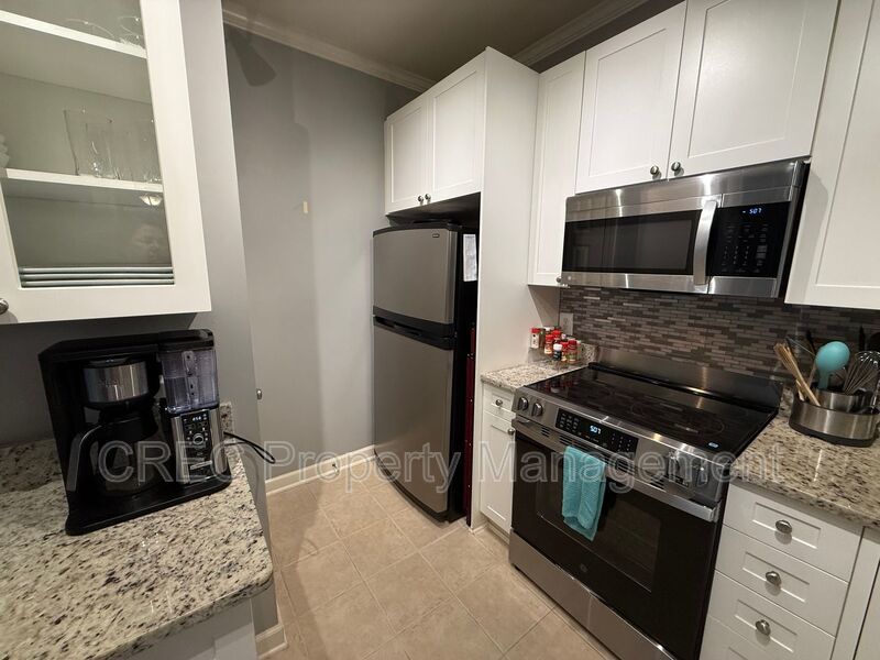 Move-In Ready & Fully Furnished Chic Condo in Grove Park at Grand Oaks property image