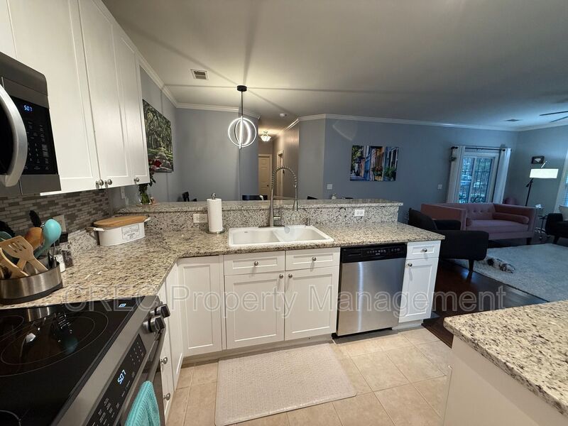 Move-In Ready & Fully Furnished Chic Condo in Grove Park at Grand Oaks property image