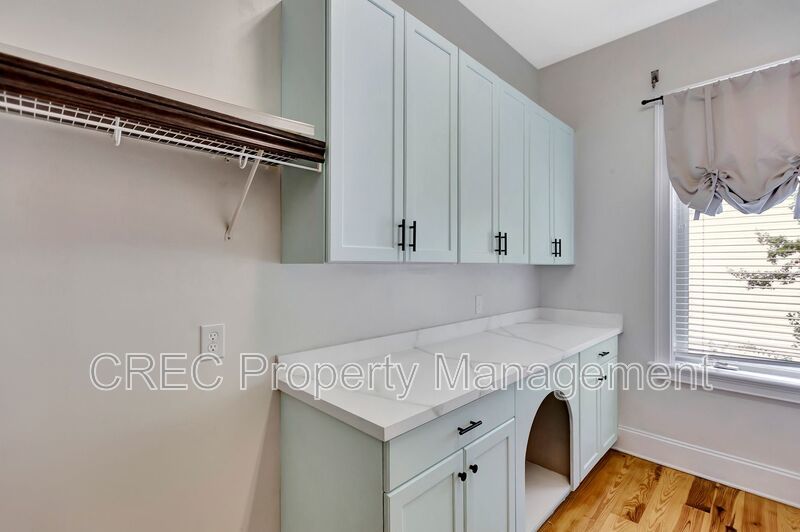 Elevated Elegance with Boat Access — A Property That Shines property image