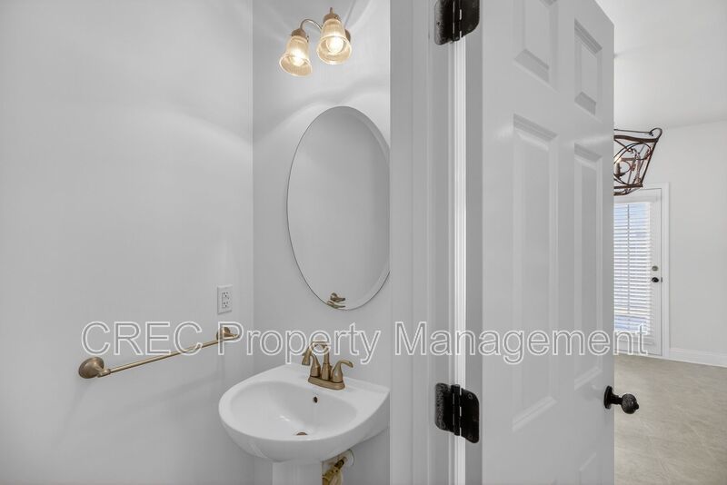 Modern Comfort Meets Easy Living Near Shopping, Dining, and Schools property image