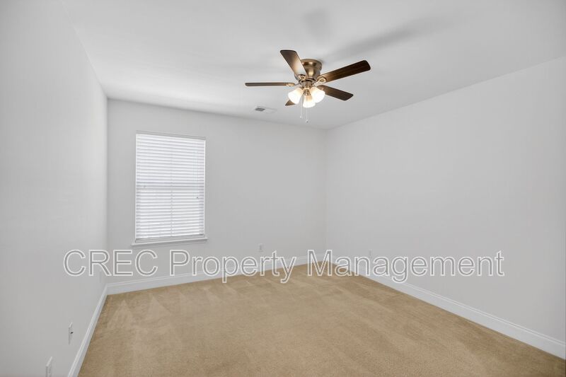 Modern Comfort Meets Easy Living Near Shopping, Dining, and Schools property image