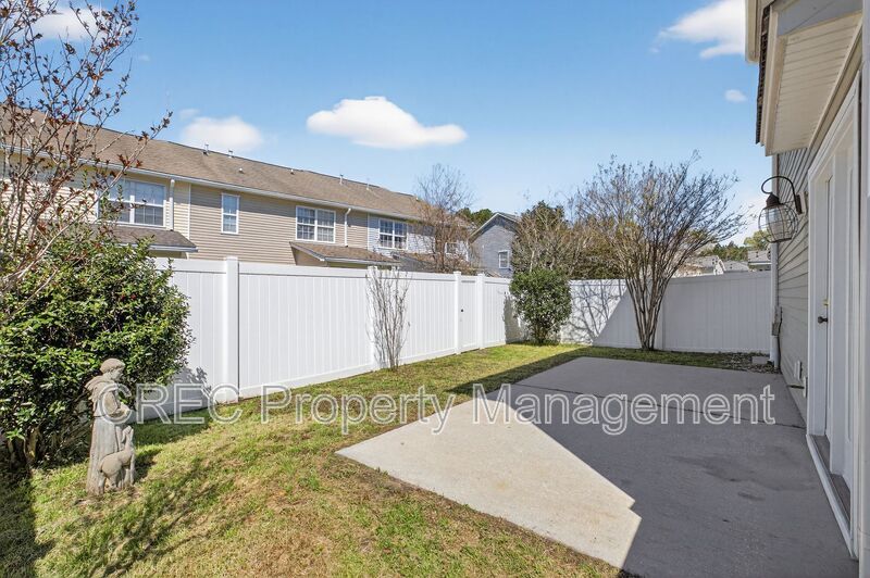 Modern Comfort Meets Easy Living Near Shopping, Dining, and Schools property image