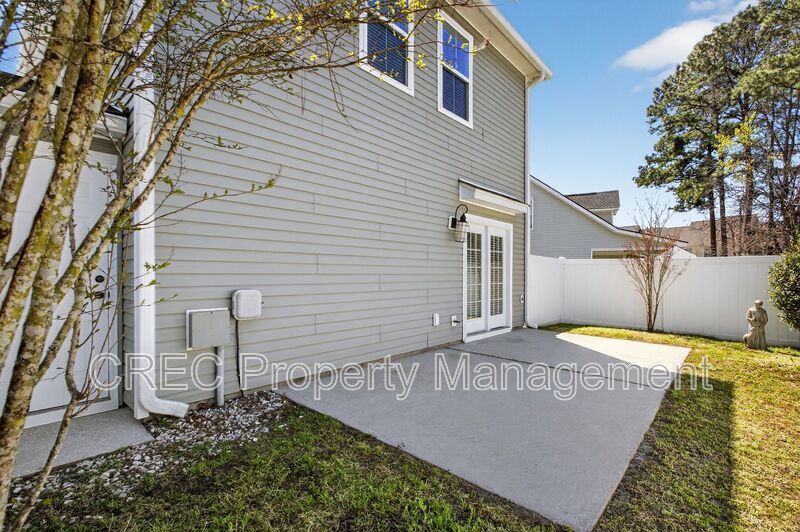 Modern Comfort Meets Easy Living Near Shopping, Dining, and Schools property image