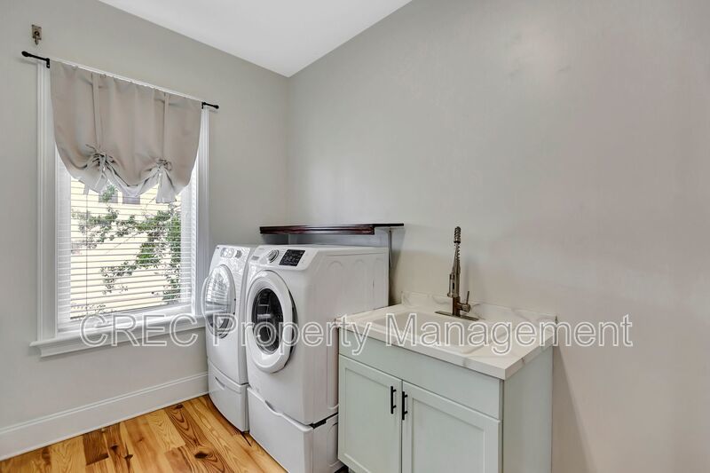 Elevated Elegance with Boat Access — A Property That Shines property image