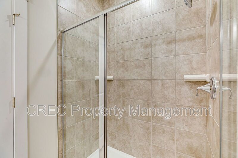 Fully Furnished Luxury Townhome in Coopers Bluff with Pond Views: 3 Stories of Elevated Living property image