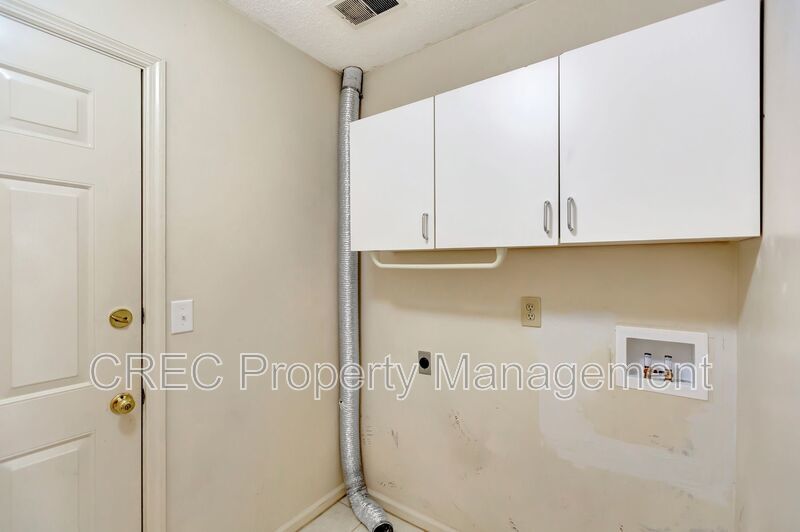 Move-In Ready Cul-de-Sac Ranch with Updated Kitchen & Private Fenced Yard in Devon Forest property image