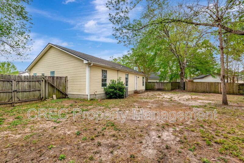 Move-In Ready Cul-de-Sac Ranch with Updated Kitchen & Private Fenced Yard in Devon Forest property image