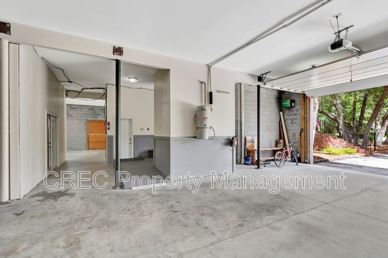 Elevated Elegance with Boat Access — A Property That Shines property image