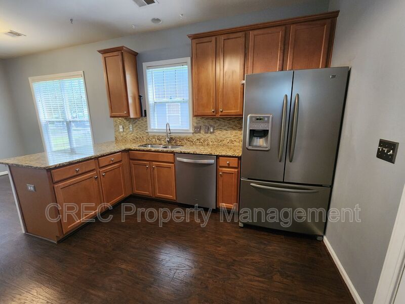 Gorgeous Home in White Gables! property image