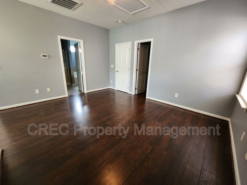 Gorgeous Home in White Gables! property image