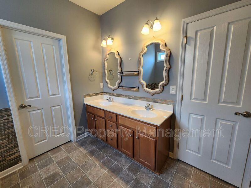 Gorgeous Home in White Gables! property image