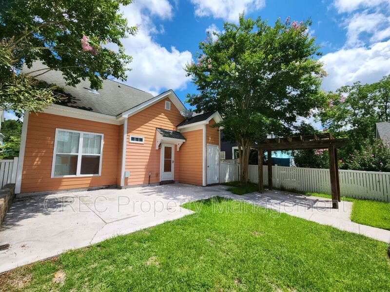 Gorgeous Home in White Gables! property image