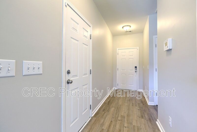 Great single story ranch home and close to everything property image