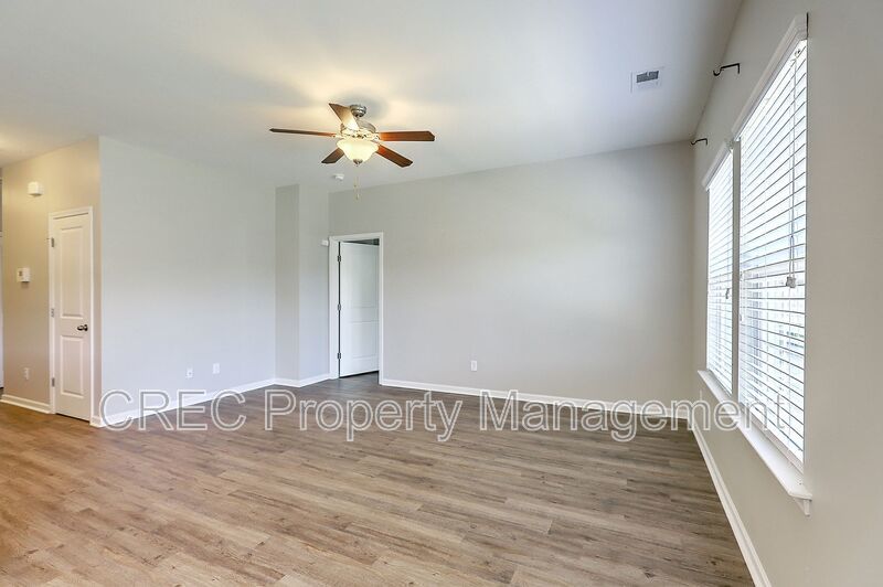 Great single story ranch home and close to everything property image