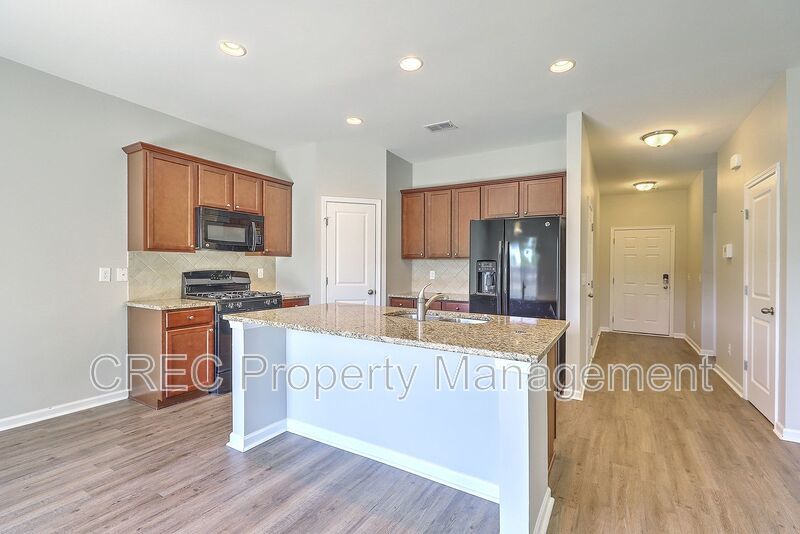 Great single story ranch home and close to everything property image