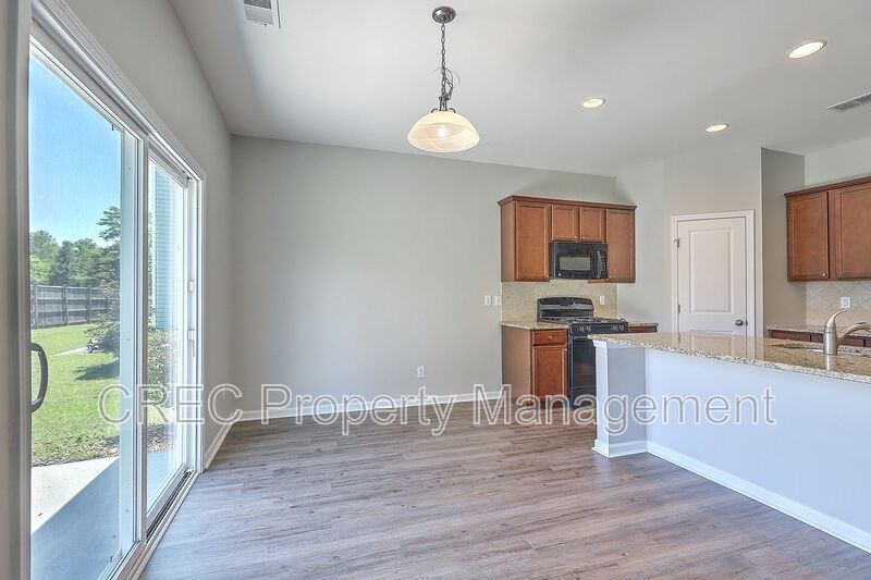 Great single story ranch home and close to everything property image