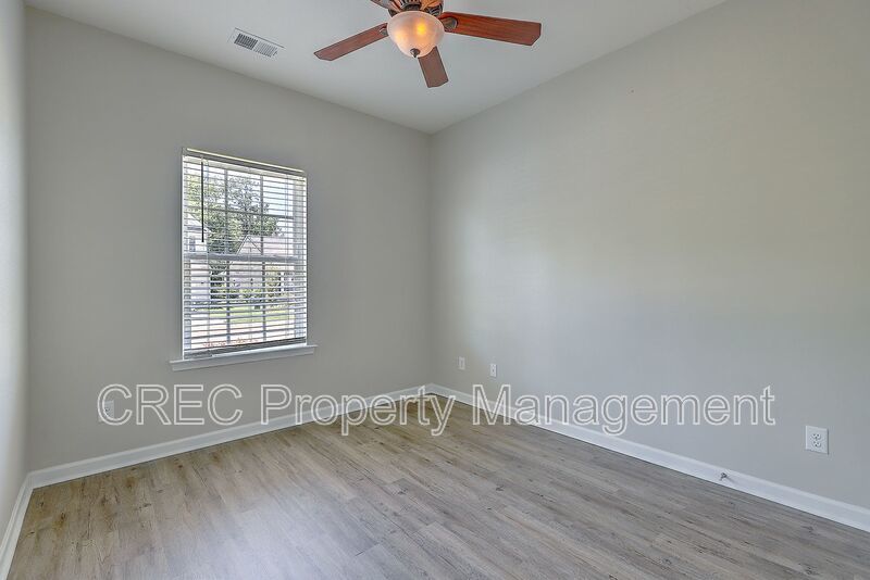 Great single story ranch home and close to everything property image