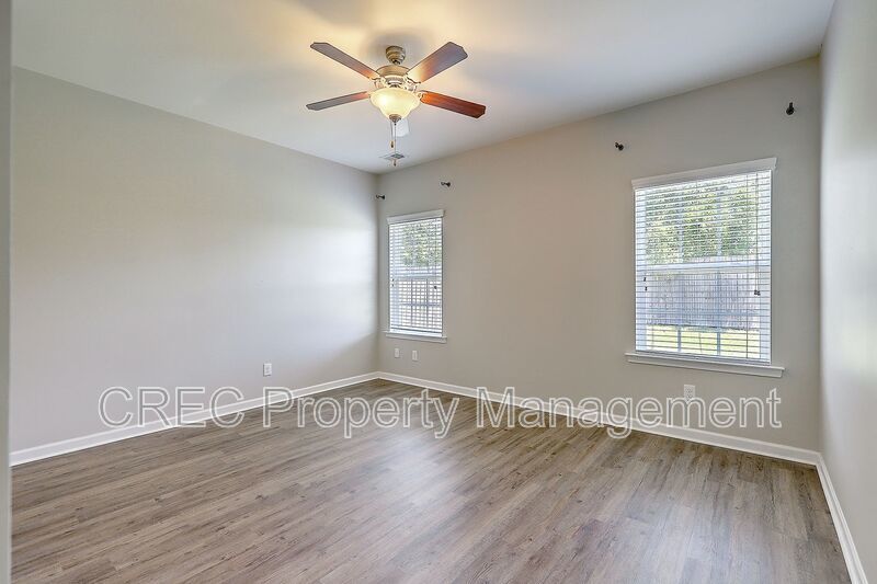 Great single story ranch home and close to everything property image