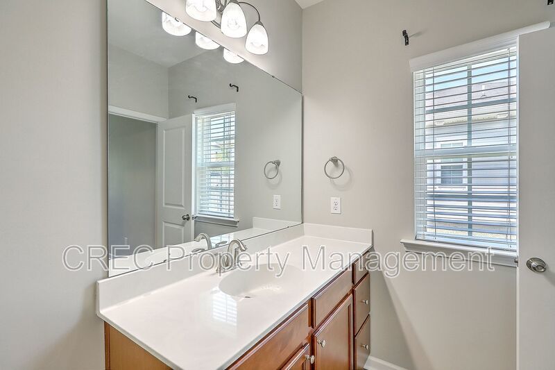 Great single story ranch home and close to everything property image