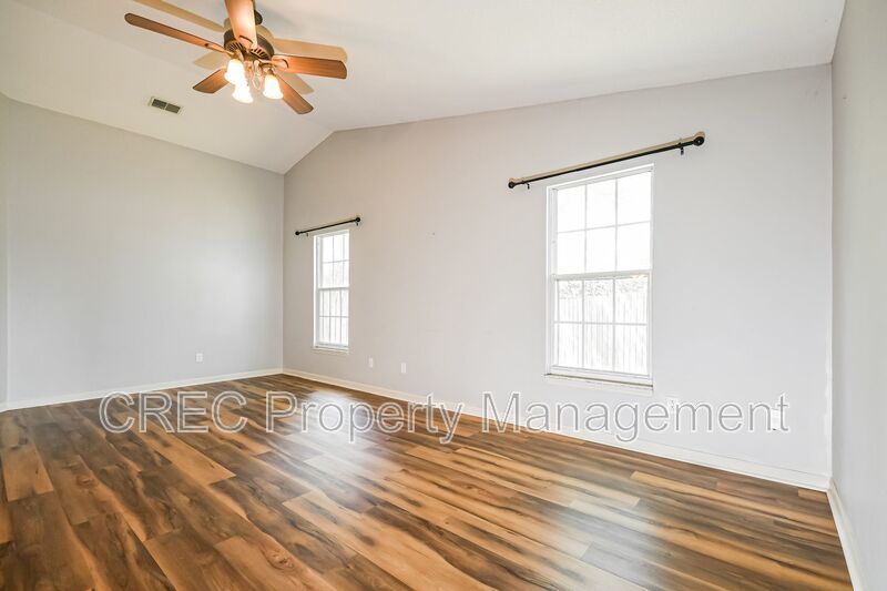 Move-In Ready Cul-de-Sac Ranch with Updated Kitchen & Private Fenced Yard in Devon Forest property image