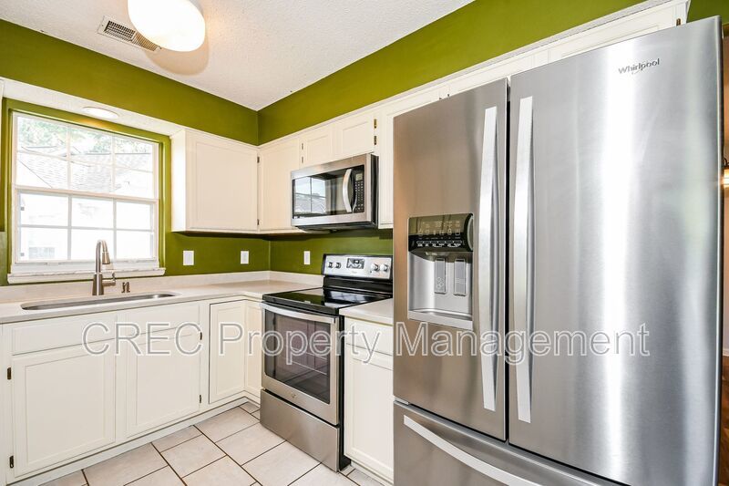 Move-In Ready Cul-de-Sac Ranch with Updated Kitchen & Private Fenced Yard in Devon Forest property image