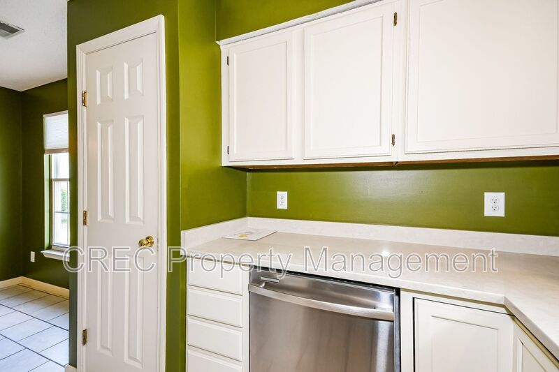 Move-In Ready Cul-de-Sac Ranch with Updated Kitchen & Private Fenced Yard in Devon Forest property image