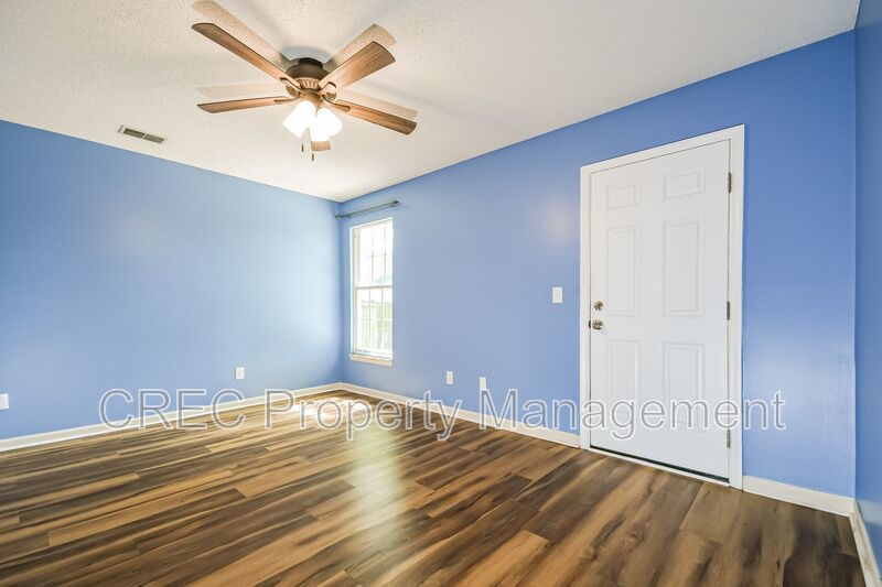 Move-In Ready Cul-de-Sac Ranch with Updated Kitchen & Private Fenced Yard in Devon Forest property image