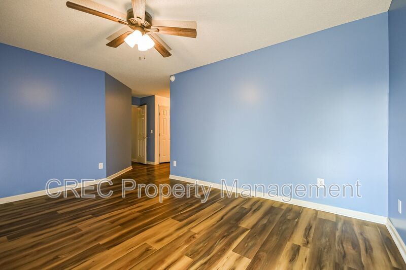 Move-In Ready Cul-de-Sac Ranch with Updated Kitchen & Private Fenced Yard in Devon Forest property image