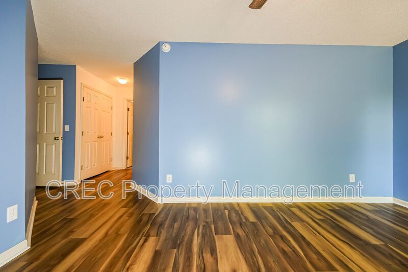 Move-In Ready Cul-de-Sac Ranch with Updated Kitchen & Private Fenced Yard in Devon Forest property image