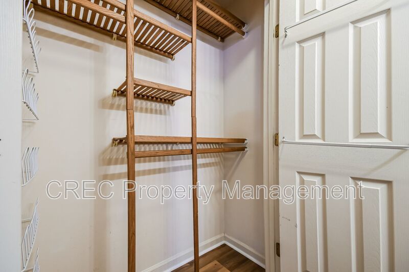 Move-In Ready Cul-de-Sac Ranch with Updated Kitchen & Private Fenced Yard in Devon Forest property image