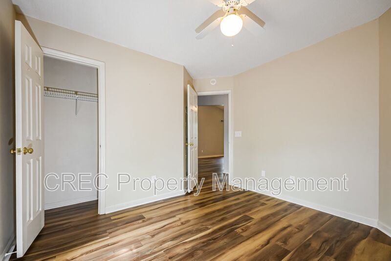 Move-In Ready Cul-de-Sac Ranch with Updated Kitchen & Private Fenced Yard in Devon Forest property image