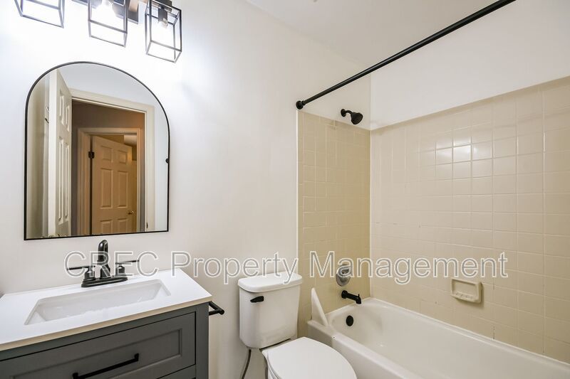 Move-In Ready Cul-de-Sac Ranch with Updated Kitchen & Private Fenced Yard in Devon Forest property image