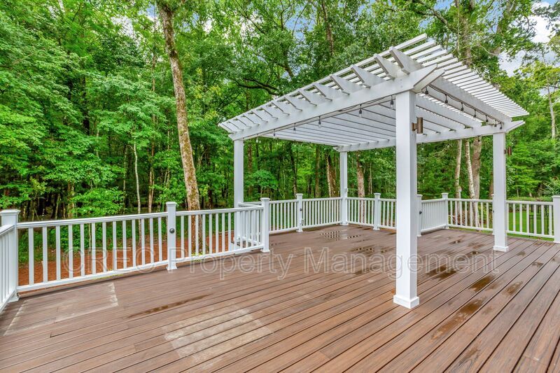 Elevated Home in The Club at Legends Oaks Plantation property image