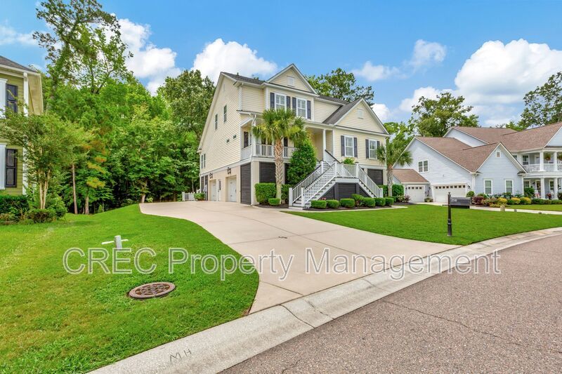 Elevated Home in The Club at Legends Oaks Plantation property image