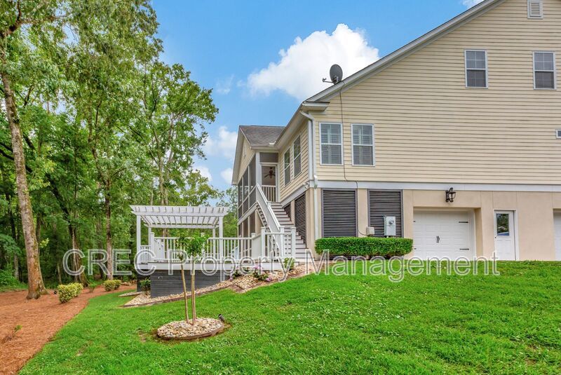 Elevated Home in The Club at Legends Oaks Plantation property image