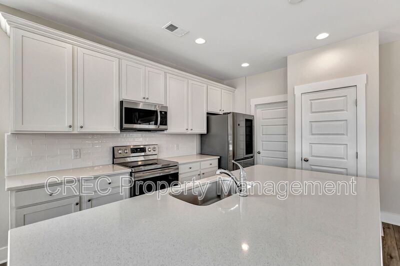 Beautiful End Unit In The Park at Rivers Edge! property image