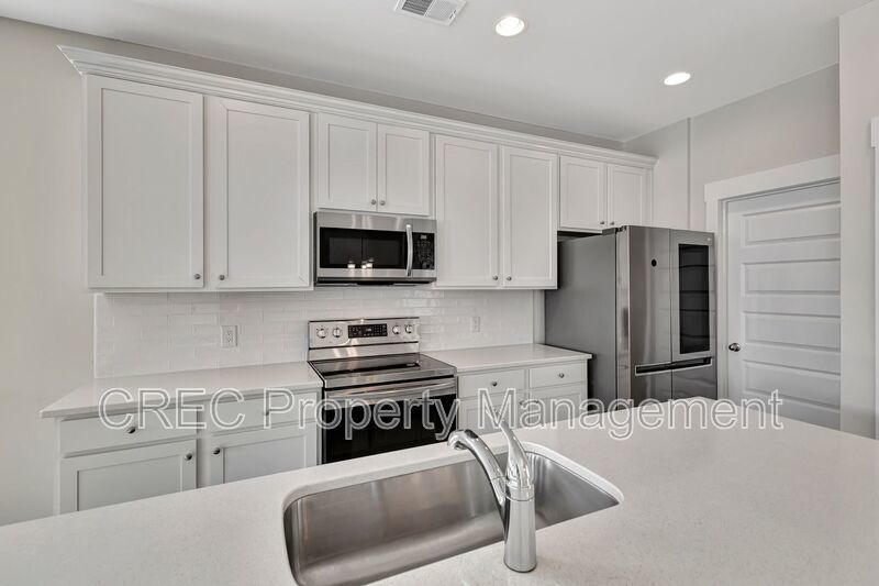 Beautiful End Unit In The Park at Rivers Edge! property image