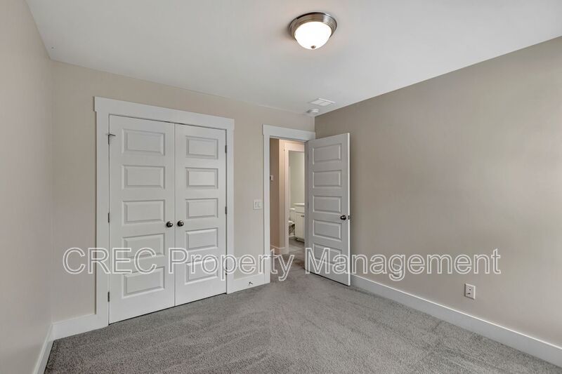 Beautiful End Unit In The Park at Rivers Edge! property image
