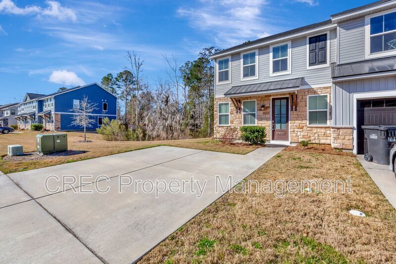 Beautiful End Unit In The Park at Rivers Edge! property image