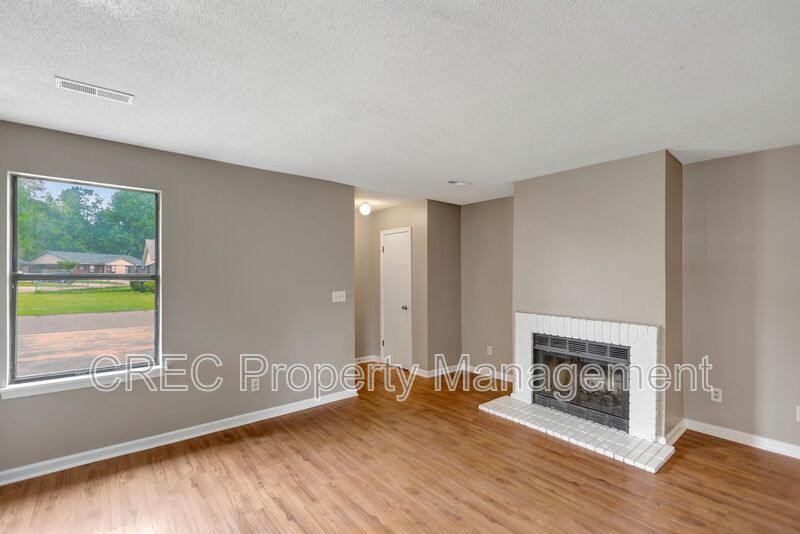 MOVE IN SPECIAL! Two Bedroom Pet-Friendly Unit in Gadsden Acres! property image