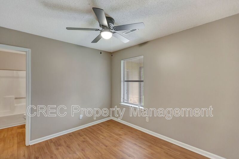 MOVE IN SPECIAL! Two Bedroom Pet-Friendly Unit in Gadsden Acres! property image