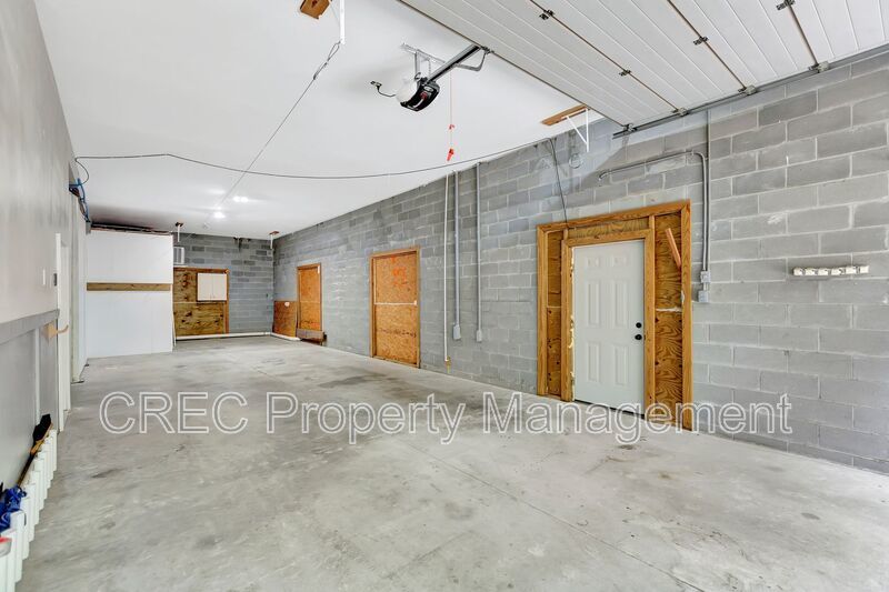 Elevated Elegance with Boat Access — A Property That Shines property image